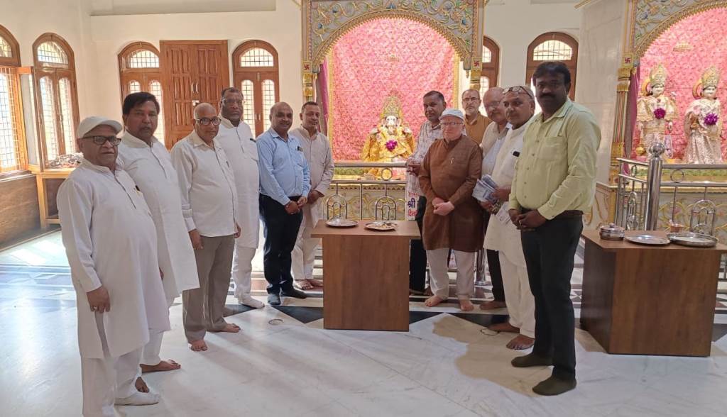श्रीरामनवमी महोत्सव व श्रीराम कथा की शुरुआत के लिए कटला पदाधिकारियों ने श्री हनुमान मंदिर में की पूजाअर्चना